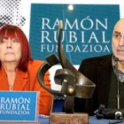 Rodolfo Ares junto a la presidenta de la Fundación Ramón Rubial, Lentxu Rubial
