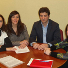 Las codirectoras de la escuela de música de Villaquilambre con el alcalde y la concejala de Cultura.