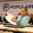 La presidenta de la Comunidad de Madrid, Cristina Cifuentes, preside la reunión del PP de Madrid.