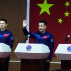 Los tres tripulantes de la nave que viajará a la estación internacional china. ÁLVARO ALFARO
