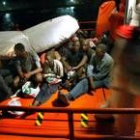 Hace dos días, 36 subsaharianos fueron rescatados de una patera que intentaba alcanzar Fuerteventura