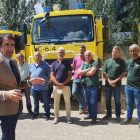El consejero Suárez-Quiñones hizo entrega ayer a varias provincias de camiones autobomba. DL