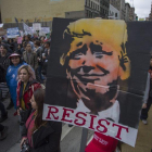 Participantes en una manifestación contra Trump en Los Ángeles, este sábado.