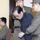 Jang Song-thaek en el momento de asistir a su juicio en Pyongyang.