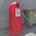 Uno de los contenedores de reciclaje de aceite. DL