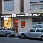 Fachada del Instituto Glam de León, donde trabajan los doctores condenados.