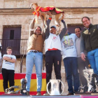Leandro junto a su mujer e hijo y Rubio de Triki. JOSÉ MANUEL RODRÍGUEZ