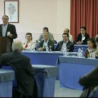 La imagen muestra un momento de la reunión del comité comarcal del PSOE, con sus dirigentes