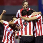 Los jugadores rojiblancos celebran su segundo gol.