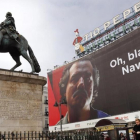 Polémico cartel de Netflix en la Puerta del Sol.