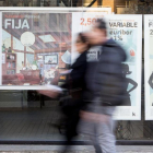 Promoción de hipotecas en una oficina bancaria