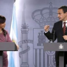 La presidenta Cristina Fernández y Zapatero, durante la comparecencia conjunta en La Moncloa