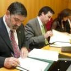Ángel Penas, José Ramón Alonso, Silvia Clemente y Evaristo Abril durante la firma del convenio