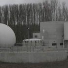 Canedo, Valcarce y Riesco, durante la visita a las instalaciones, ubicadas en Villadepalos