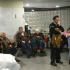Una sala de espera del hospital.