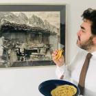 El eurodiputado Jonás Fernández, en la imagen que remitió para contestar a Casado. TWITTER