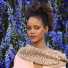 Rihanna posa en el 'photocall' del desfile de Dior en París, el pasado 12 de noviembre