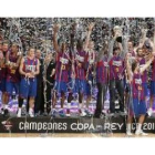 La plantilla del Regal Barcelona celebra en el podio su 22º título en la Copa del Rey.