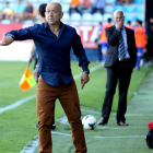 Claudio, que ayer escribió otro capítulo en la historia de la Deportiva, le ganó la partida totalmente a su colega Salamero.