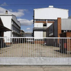Instalaciones cerradas de Antibióticos, en una imagen reciente.