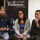 Juan Carlos Monedero acompañó a Pablo Fernández. R. GARCÍA