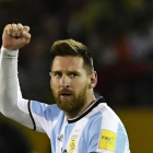 Messi celebra la victoria de Argentina en Ecuador para el Mundial