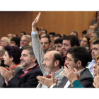 Pérez Rubalcaba ayer en Bilbao, en la clausura del congreso del PSE.