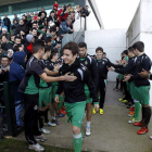La afición y la base del Racing animaron ayer al primer equipo.