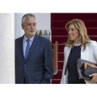 José Antonio Griñán y Susana Díaz se dirigen, este miércoles, al debate de investidura en el Parlamento andaluz.