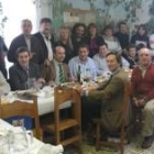 Autoridades y comensales, ayer, en el mesón de La Montaña