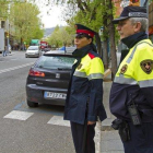 Patrulla conjunta de Guardia Urbana y Mossos en Barcelona, en una foto de archivo.