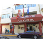 El Ayuntamiento de Cacabelos  ha ahorrado dinero con los despidos, según el alcalde.