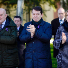 Mañueco, Carnero y Blanco, con un pin morado, tras el minuto de silencio por el crimen machista. NACHO GALLEGO