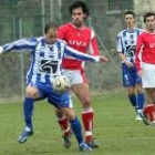 Carletes, a la izquierda, encarriló la goleada del filial deportivista