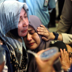 Familiares de las víctimas avión indonesio
