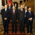 Fernández Cardo, José Oliú, Juan Manuel Desvalls y Pablo Junceda, con el resto del consejo.