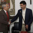 Virgilio Buiza y Emilio Redondo, en el acto de investidura como alcalde, en junio del 2007.