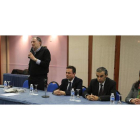 La reunión de preferentistas tuvo lugar en un salón del Hotel Ponferrada Plaza.