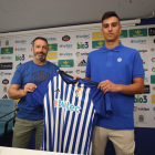 Jesús Fernández fue presentado como nuevo jugador de la SD Ponferradina. L. DE LA MATA