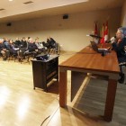 Momento de una conferencia impartida en Carracedelo.