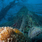 Un millón de toneladas de redes procedentes de la pesca terminan cada año en los océanos. EFE