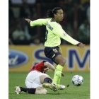 Ronaldinho, en un momento del partido entre el Barcelona y el Milan