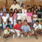 Los saharauis durante la recepción en el Consistorio.