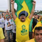 Seguidores de Bolsonaro se preparan para la toma de posesión de Bolsonaro en Brasilia.