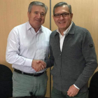 El presidente comarcal del PP, Raúl Valcarce, y Adolfo Canedo. DL