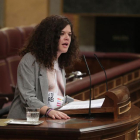 La diputada de Unidos Podemos Sofía Castañón, durante el pleno del Congreso del pasado jueves en el que lució la camiseta.
