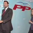 Mariano Rajoy y Ana Mato, ayer, durante un acto del Partido Popular en Madrid