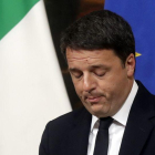 El exprimer ministro, Matteo Renzi, en la rueda de prensa donde anunció su renuncia.