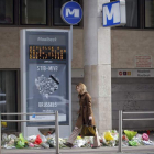 Una mujer, junto a la estación de metro de Maalbeek. HOSLET