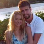 La cantante Shakira, junto al futbolista Piqué.